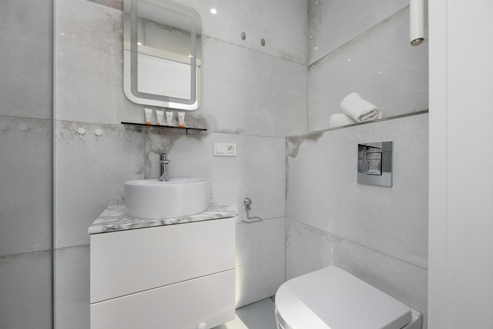Motlawa River Old City Gdansk Apartment By Noclegi Renters Exterior photo